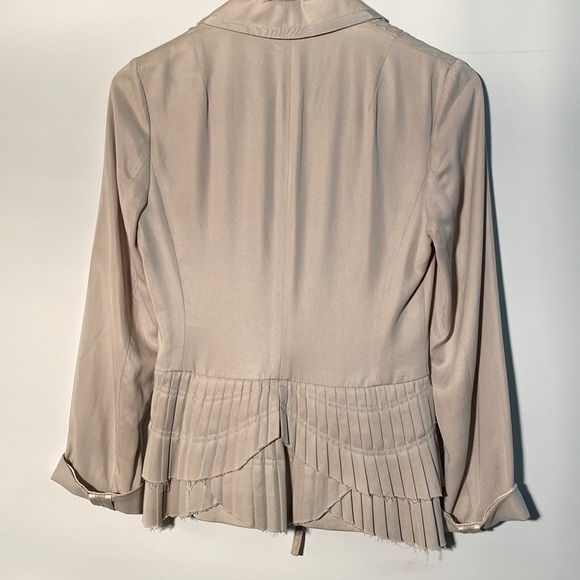 Banana Republic - women’s tie up blazer. Size 2 - Picture 2 of 12